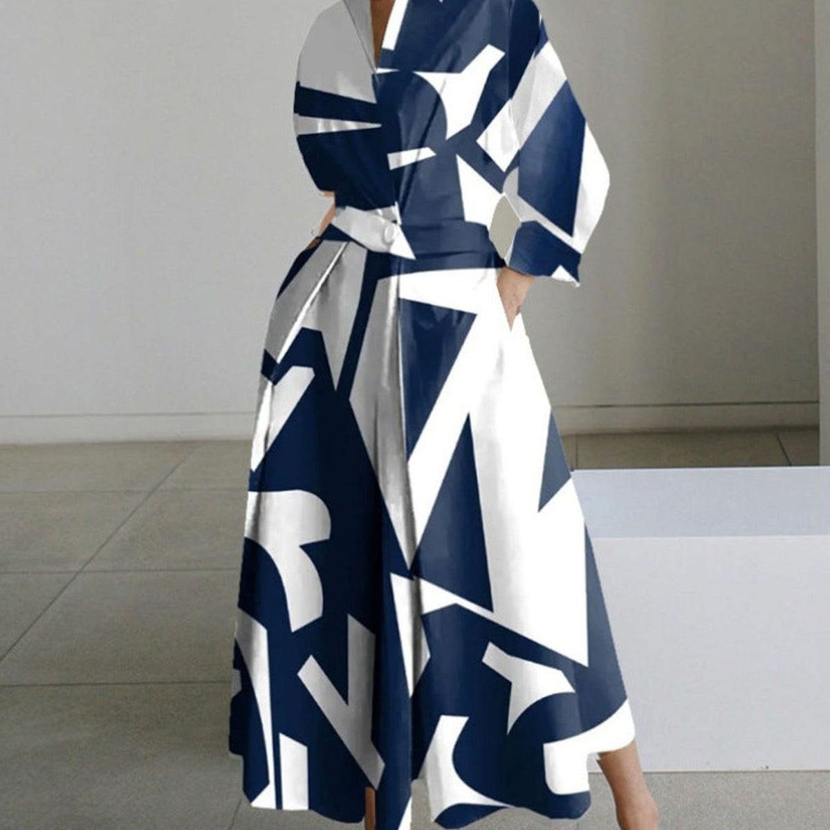 Vestido camisero largo combinado con complementos para look de día