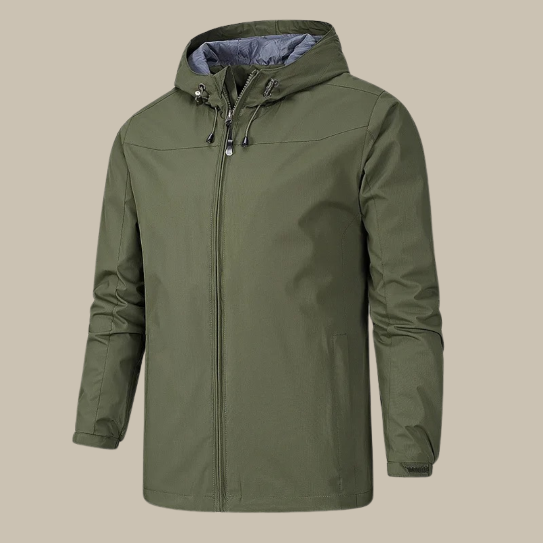 Hombre luciendo el abrigo de invierno GRIMWALD en look casual