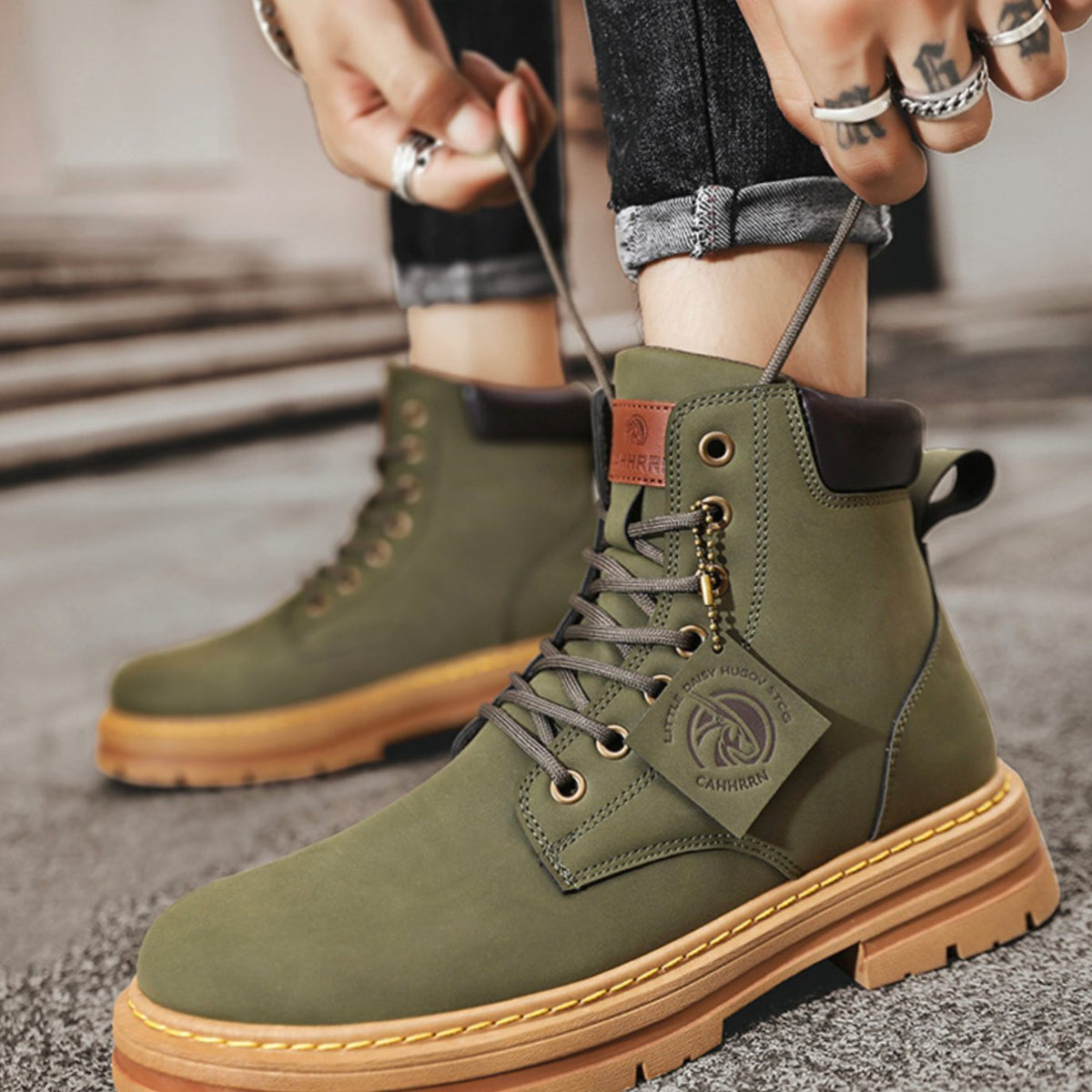 Botas tobileras GRONDEK con cordones reforzados y forro acolchado
