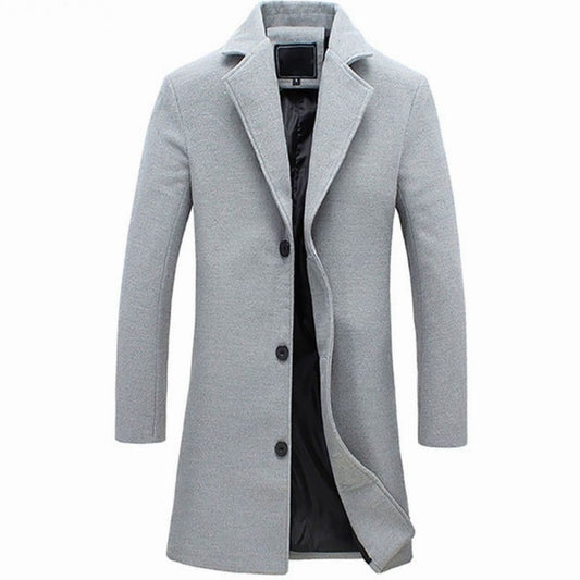 Hombre con abrigo trench de mezcla de lana HARLAN en color negro, corte entallado de largo medio