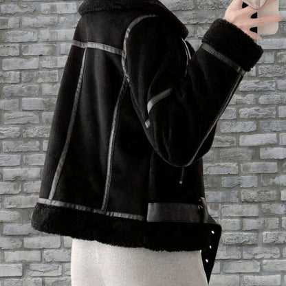 Look completo con chaqueta aviador de borreguito y botines