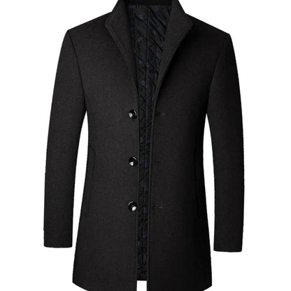 Abrigo HUDSON combinado con traje para un look formal de invierno