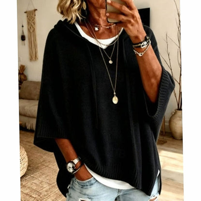 Sudadera IONNA combinada con leggings para estar en casa