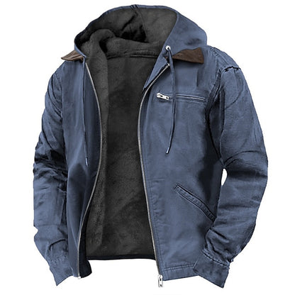 Chaqueta KAELSTOR impermeable combinada con look urbano de hombre