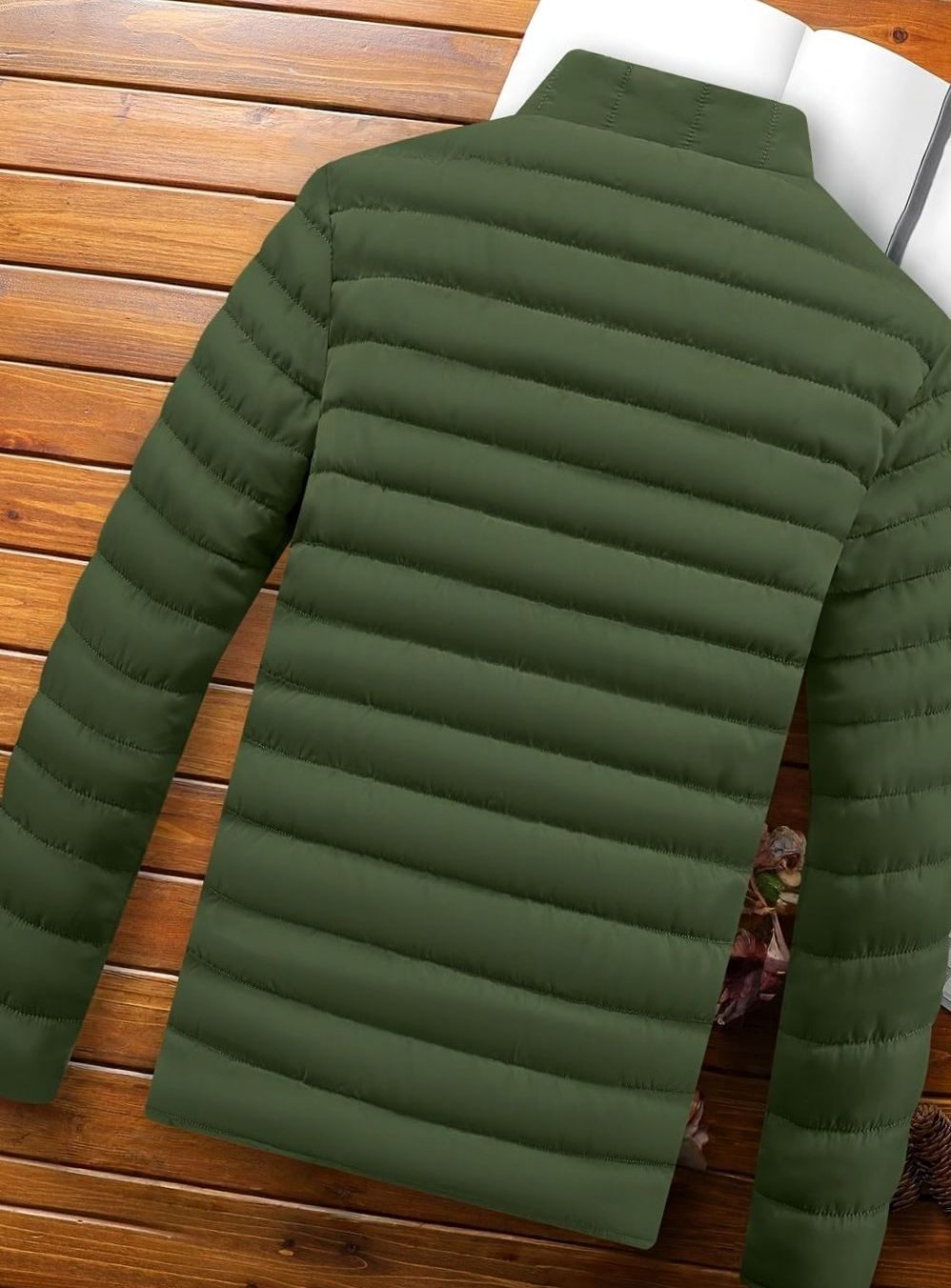Chaqueta KESTON en color verde con acolchado horizontal