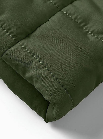 Chaqueta KESTON doblada mostrando su diseño compacto