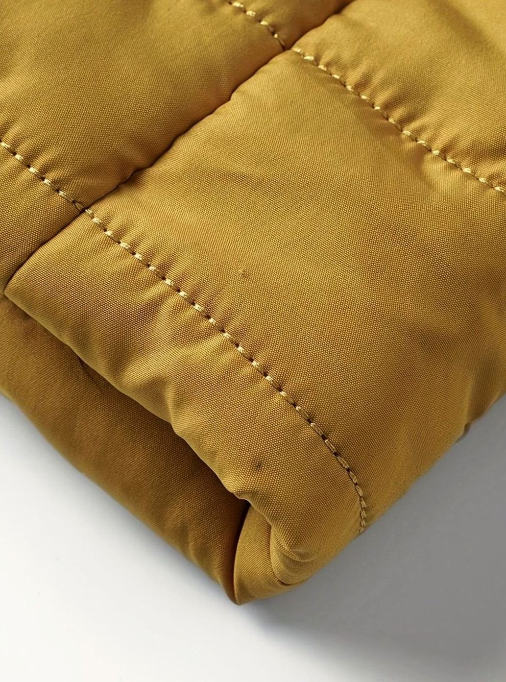 Chaqueta acolchada KESTON en color amarillo