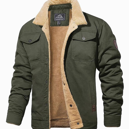 Chaqueta de invierno hombre en color caqui vista de espalda