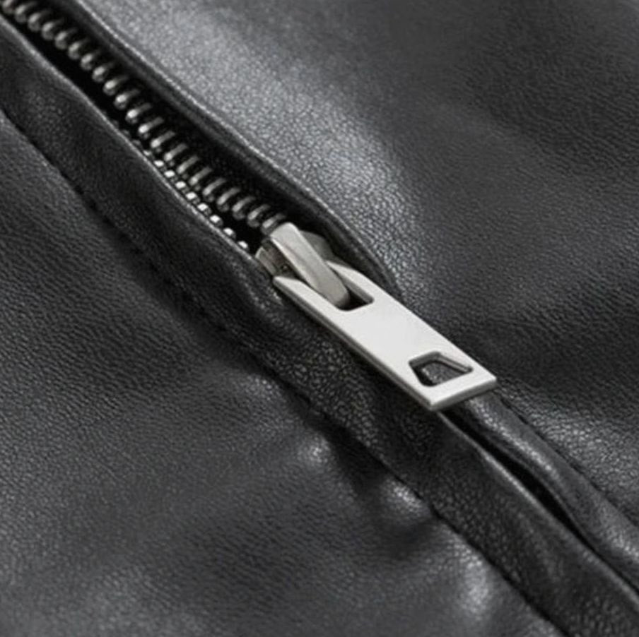 Cazadora bomber oversize de polipiel negra para hombre, vista frontal