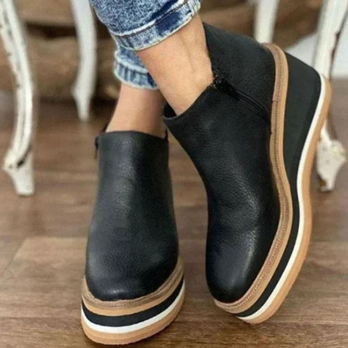 Botines Chelsea de mujer combinados con vaqueros