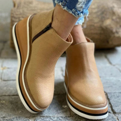Botines de mujer con plataforma, look casual con falda midi