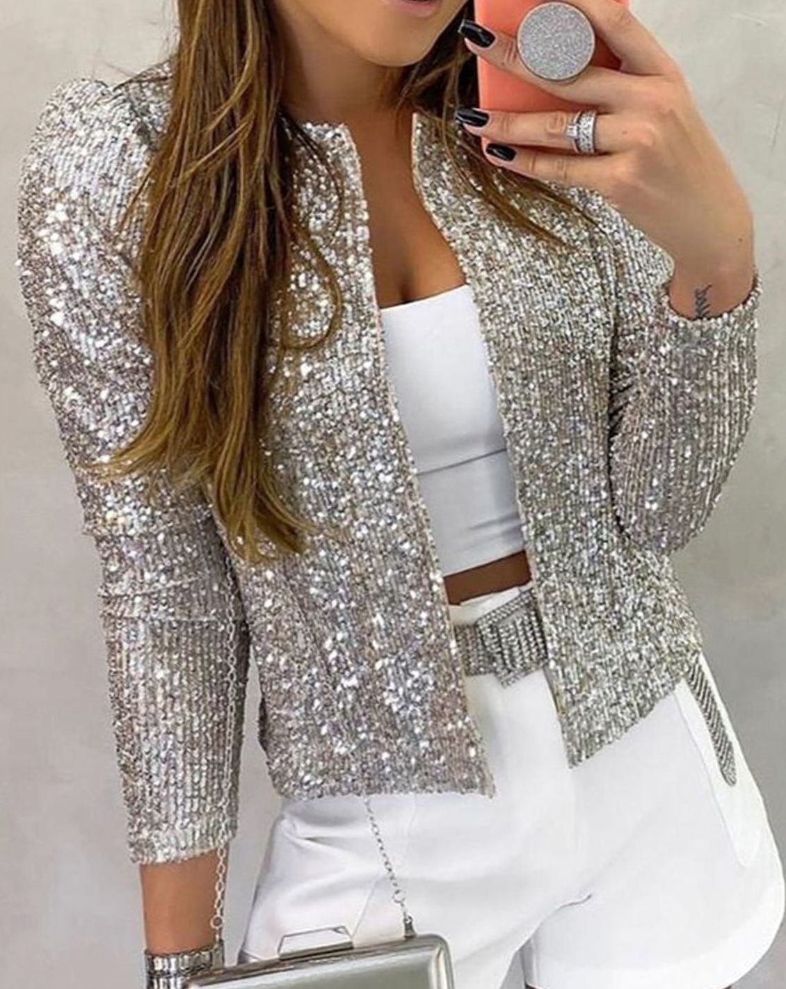 Vista trasera de la chaqueta de lentejuelas LUMIÈRE con corte cropped