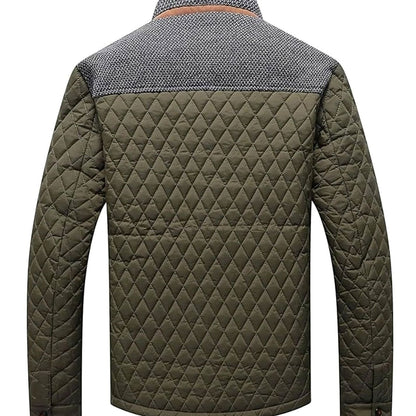 Detalle de cuello mao de la chaqueta MADDOX