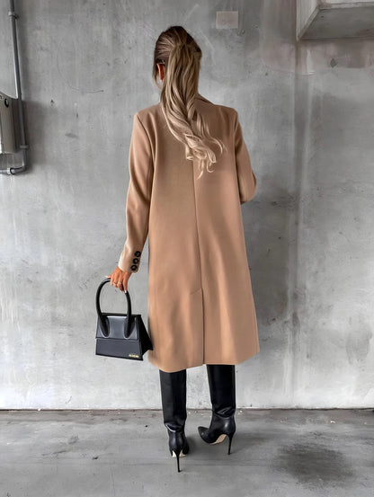 Abrigo de mujer disponible en varias tallas y colores