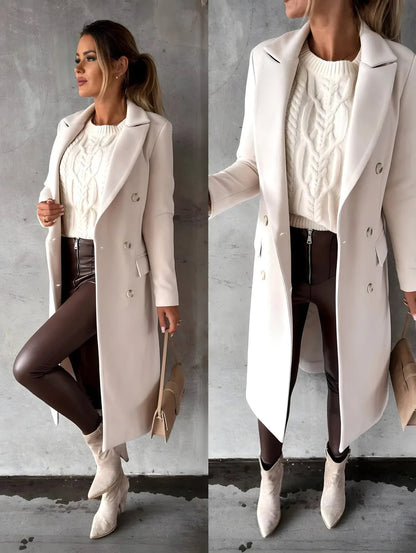 Abrigo casual elegante de mujer visto de frente