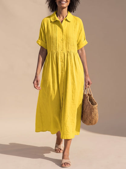 Vestido camisero combinado con sandalias para look diario