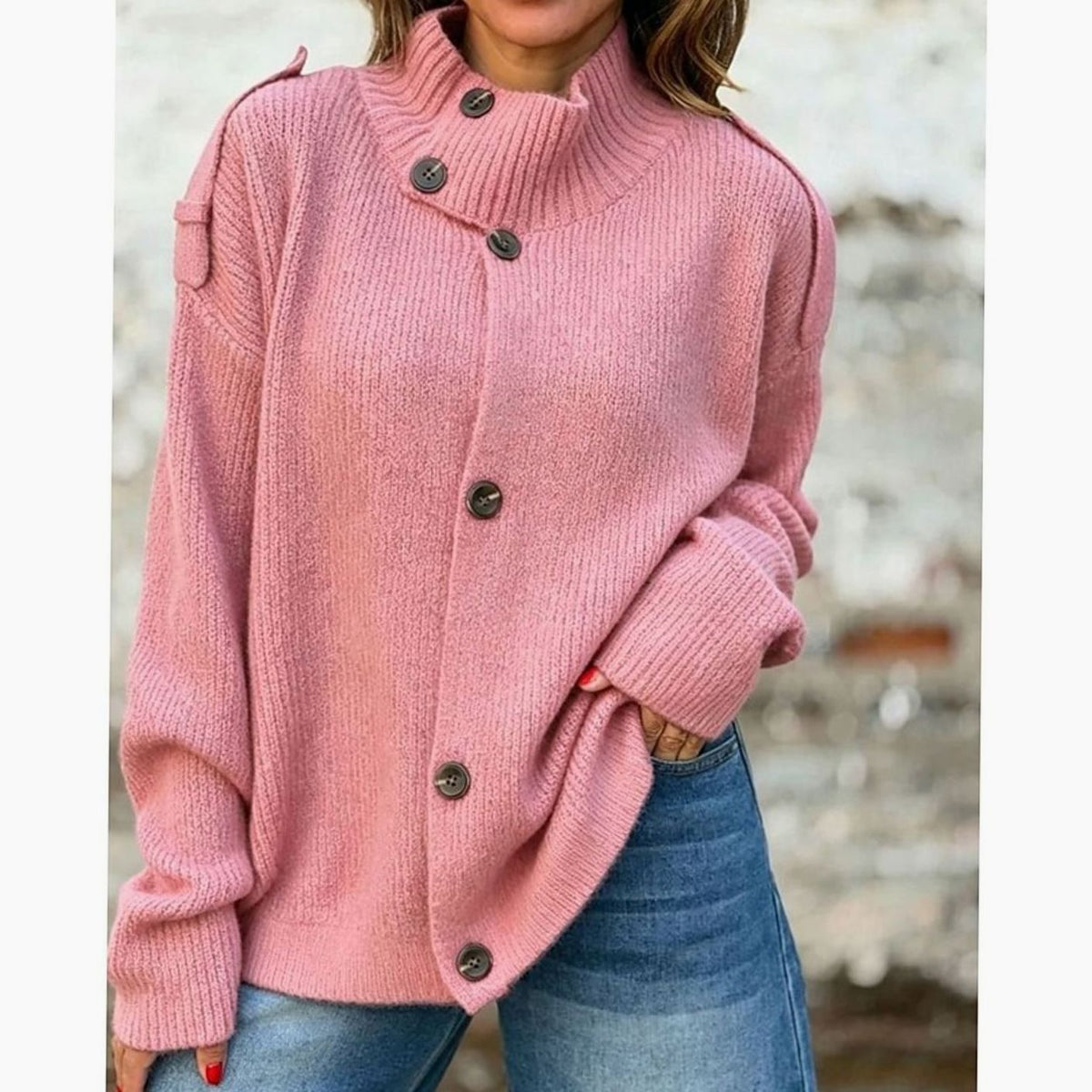 Cárdigan de punto canalé oversize con cuello alto abotonado para mujer