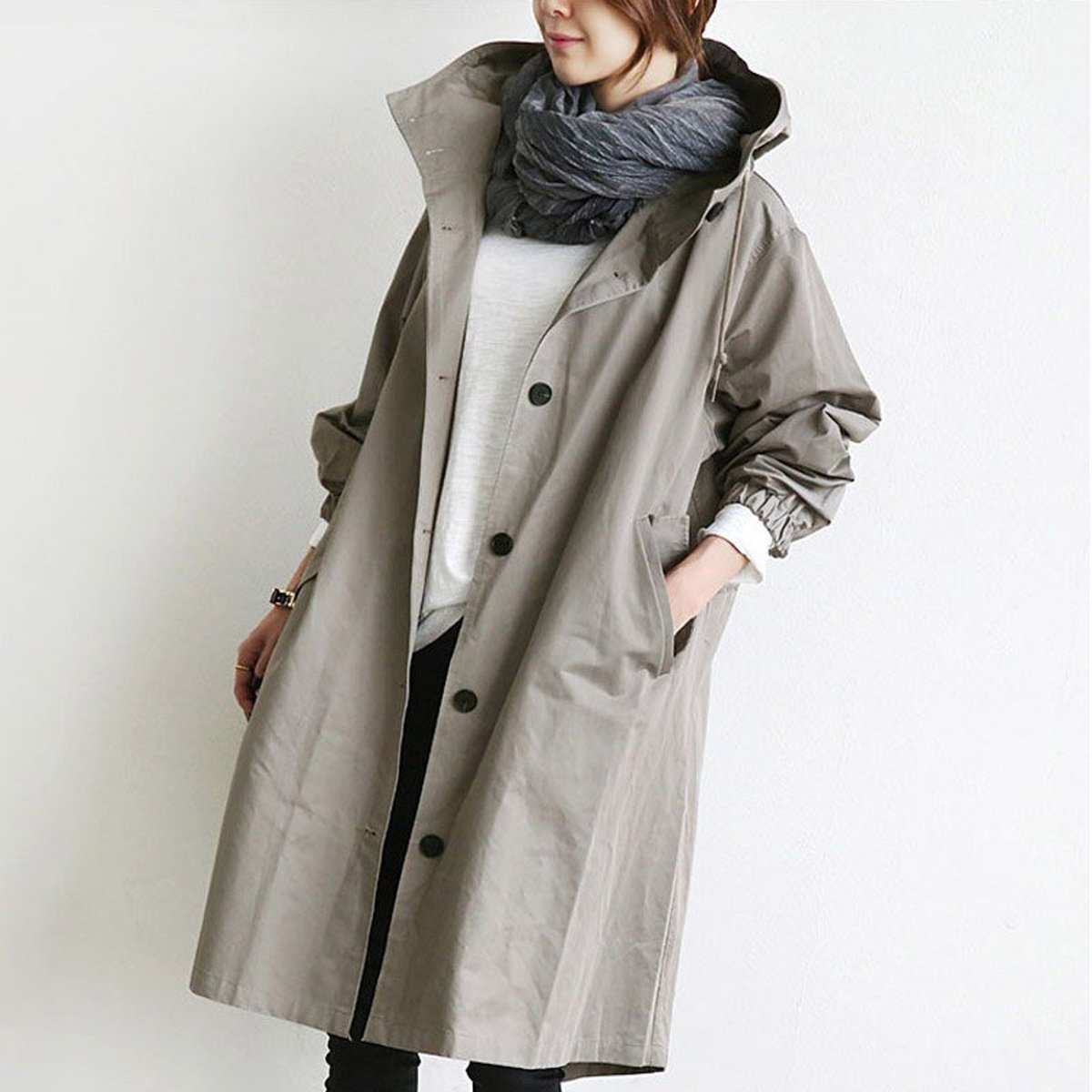 Abrigo oversize con capucha y botones NOELIA en color gris