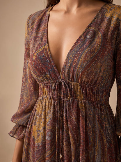 Vista frontal del vestido maxi PALOURA con cintura imperio fruncida