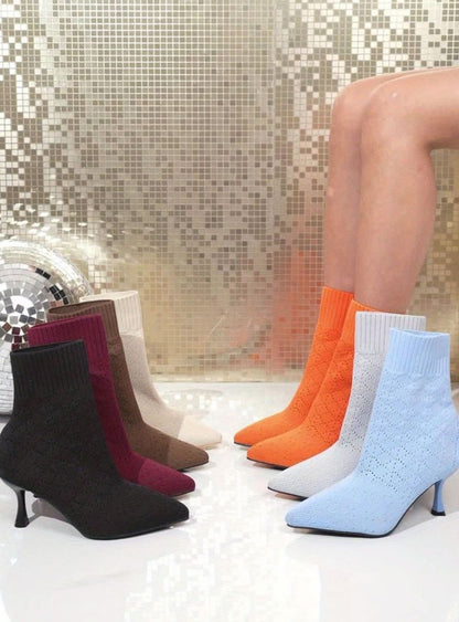 Colección de colores disponibles de los botines tipo calcetín