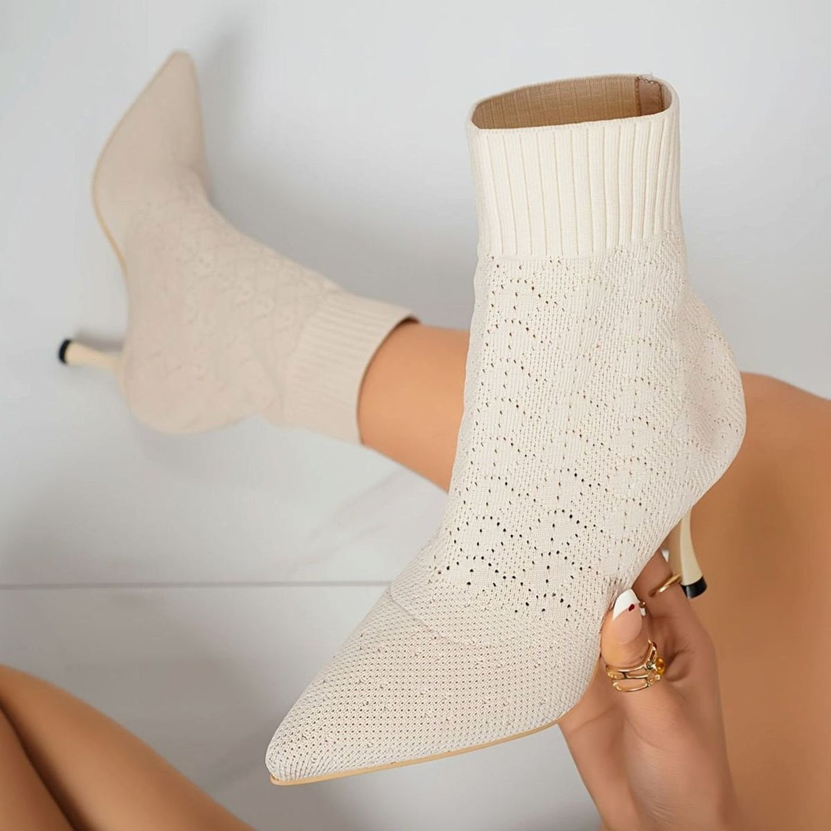 Botines mujer en color burdeos con acabado de punto ajustado