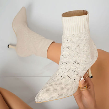 Botines mujer en color burdeos con acabado de punto ajustado
