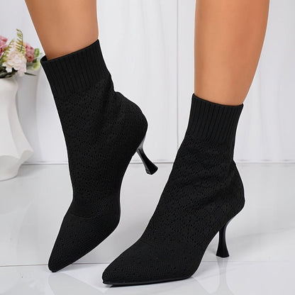 Botines mujer en color marrón oscuro con tacón de aguja fino