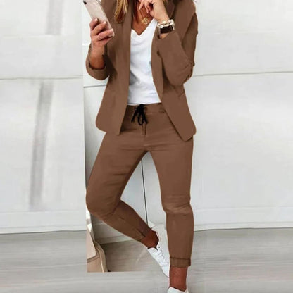 Conjunto RAVENA combinado en look informal de fin de semana