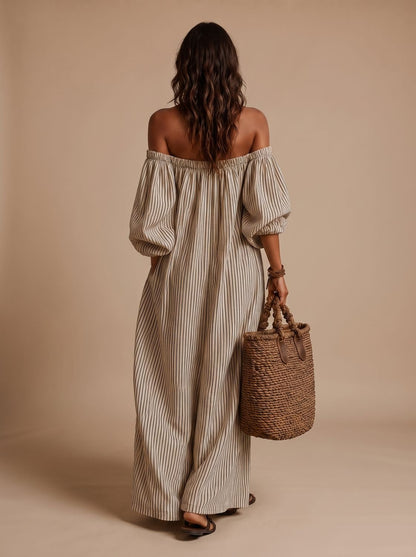 Detalle del escote hombros descubiertos del vestido maxi de lino RAYENNE