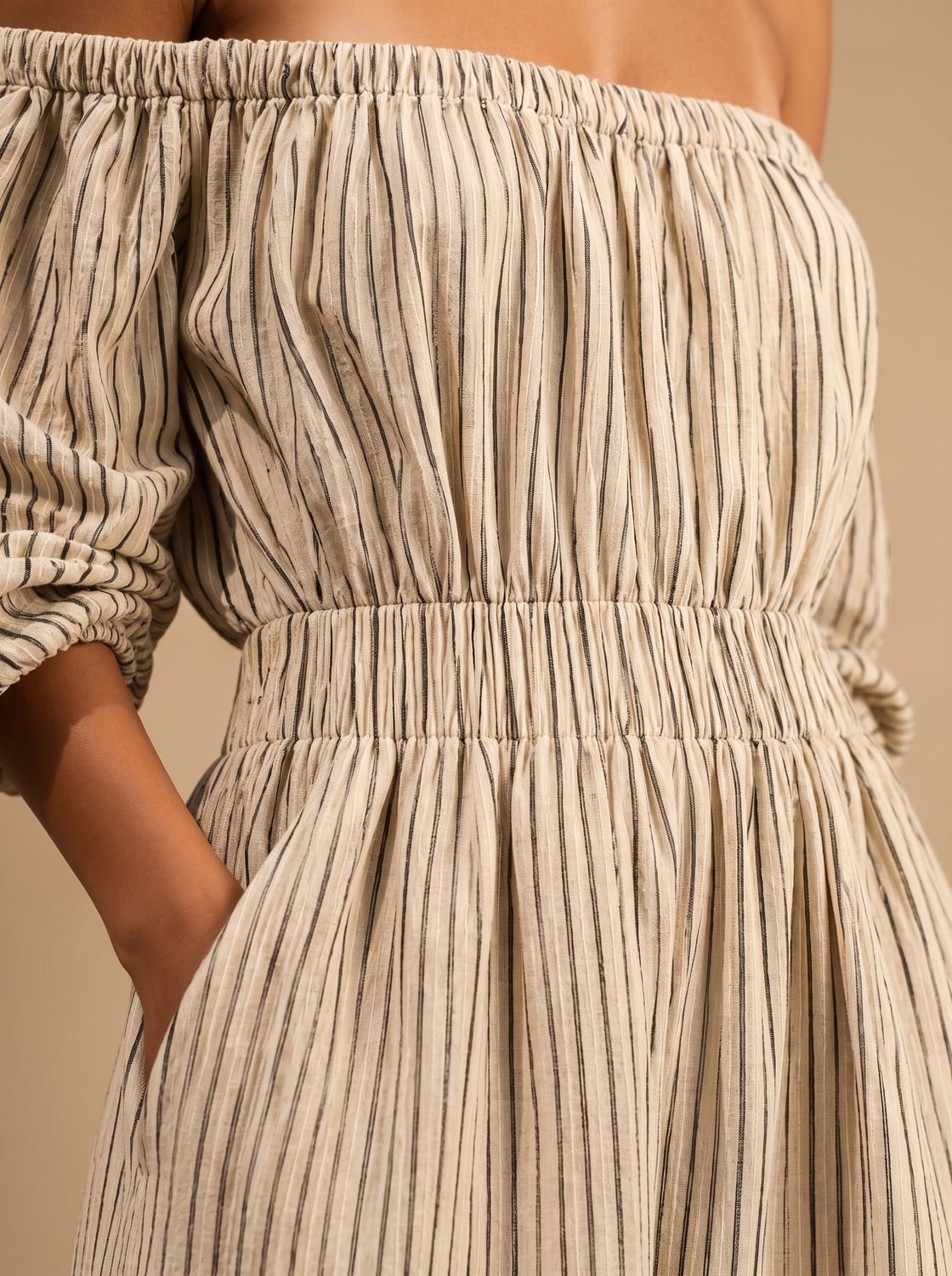 Mangas largas holgadas del vestido de lino RAYENNE estilo boho