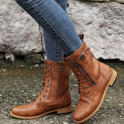 Botas RIONA en color gris con detalle de cordones
