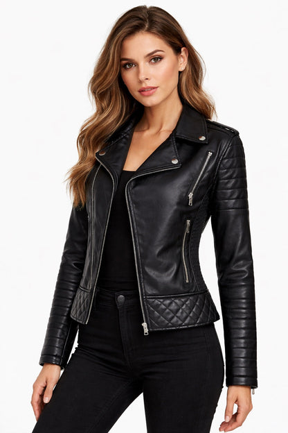 Detalle de bolsillos y cremalleras de la chaqueta de cuero RIOT para mujer