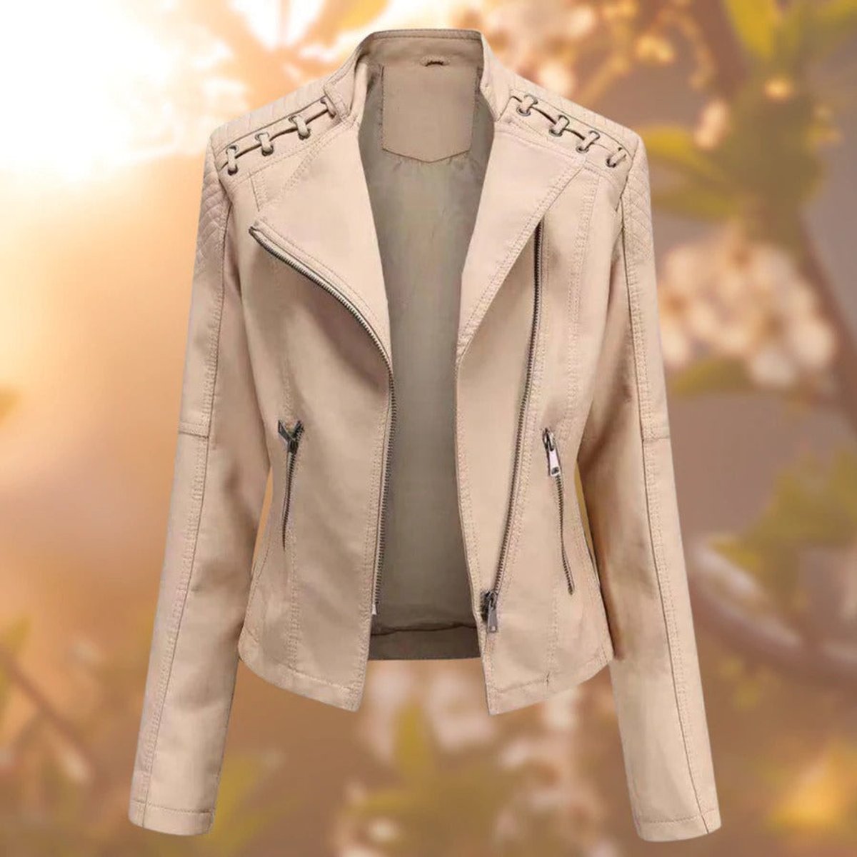 Modelo luciendo la chaqueta RIVALKA en exterior