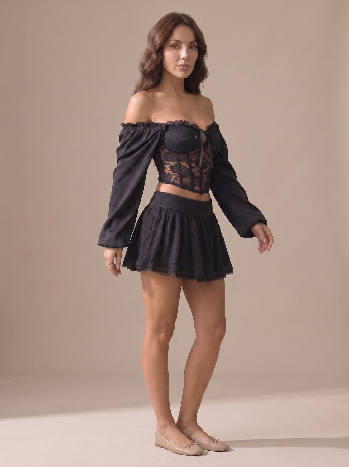 Top corsé off-shoulder con mangas globo largas visto de perfil