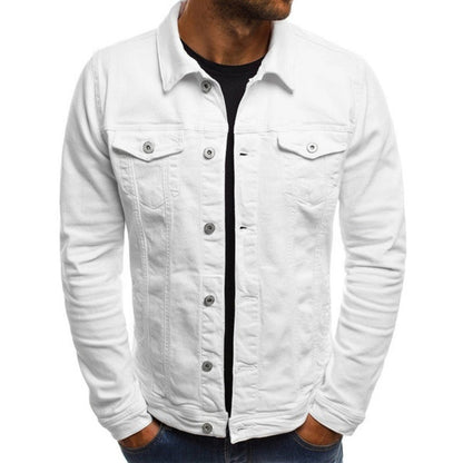 Detalle del denim resistente de la chaqueta vaquera RUGOSO