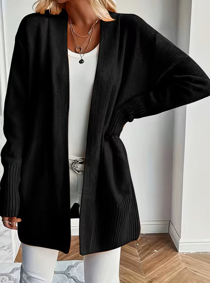 Cárdigan de punto abierto SARELUNE en look completo de mujer