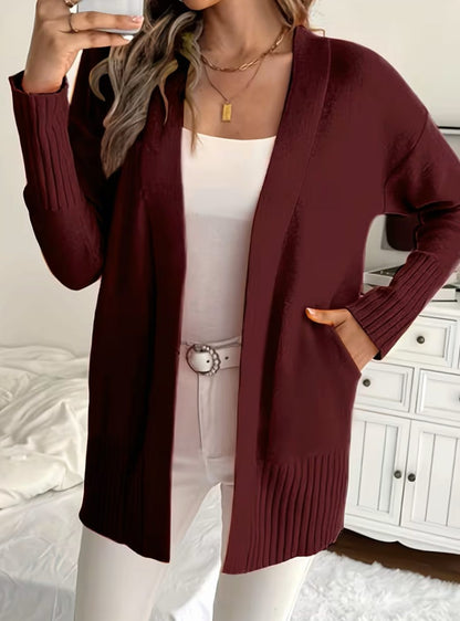 Cárdigan de punto SARELUNE combinado con vestido