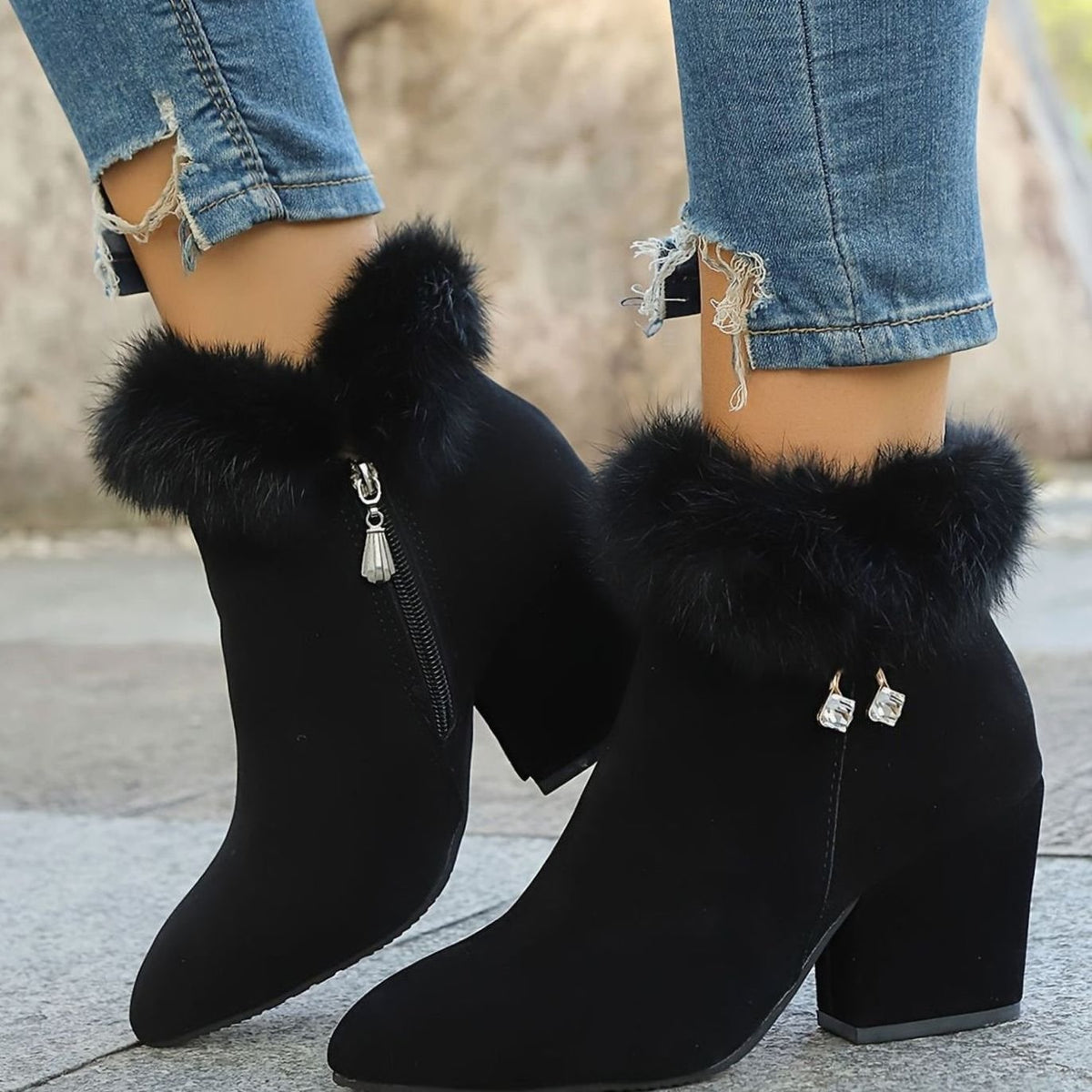 Botines tobilleros negros de mujer con ribete de pelo y tacón ancho
