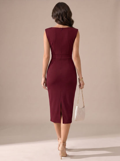 Detalle del escote drapeado del vestido midi SELVANE para ocasiones especiales