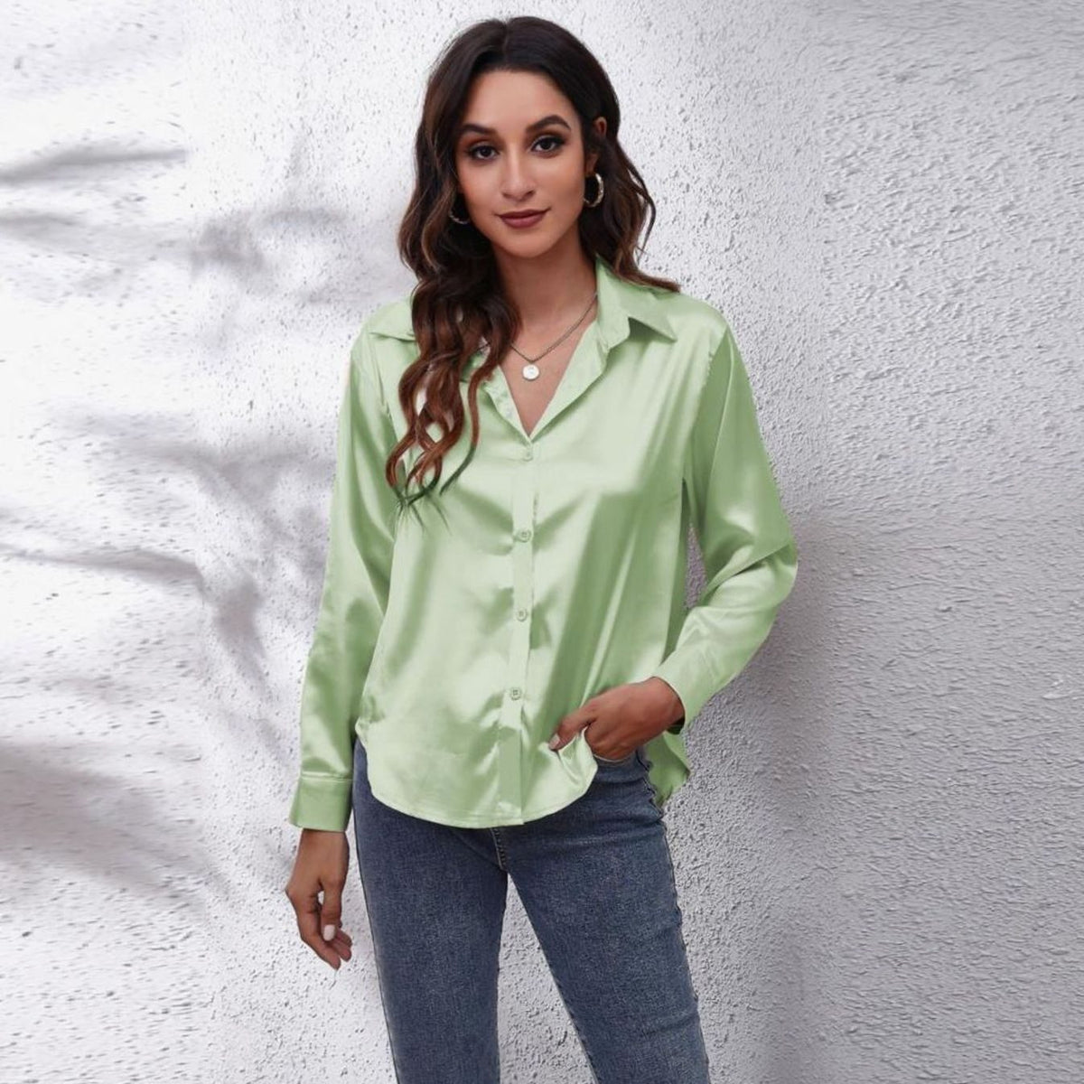 Camisa button-down SELVIRA en distintos colores disponibles