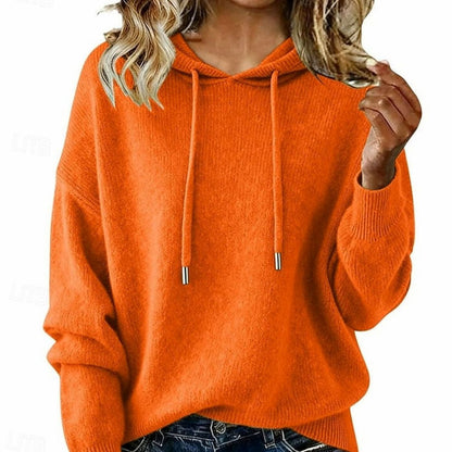 Sudadera de punto con capucha en look casual de mujer