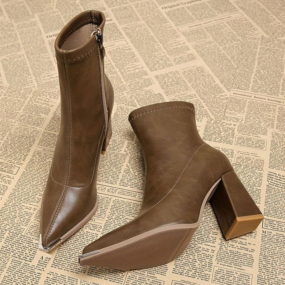 Botín SERAFIEL combinado con look casual