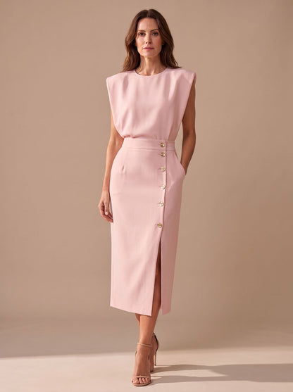 Abertura frontal del vestido midi SERELITH para mayor movilidad