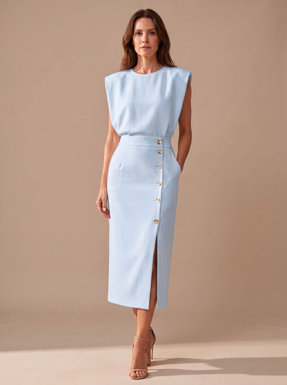 Vestido midi SERELITH combinado con tacones para un look de fiesta