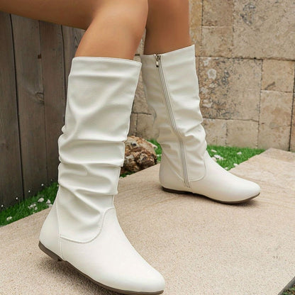 Botas planas de mujer vistas de perfil