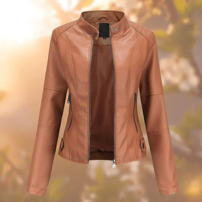 Chaqueta moto mujer en tono beige con acabado elegante