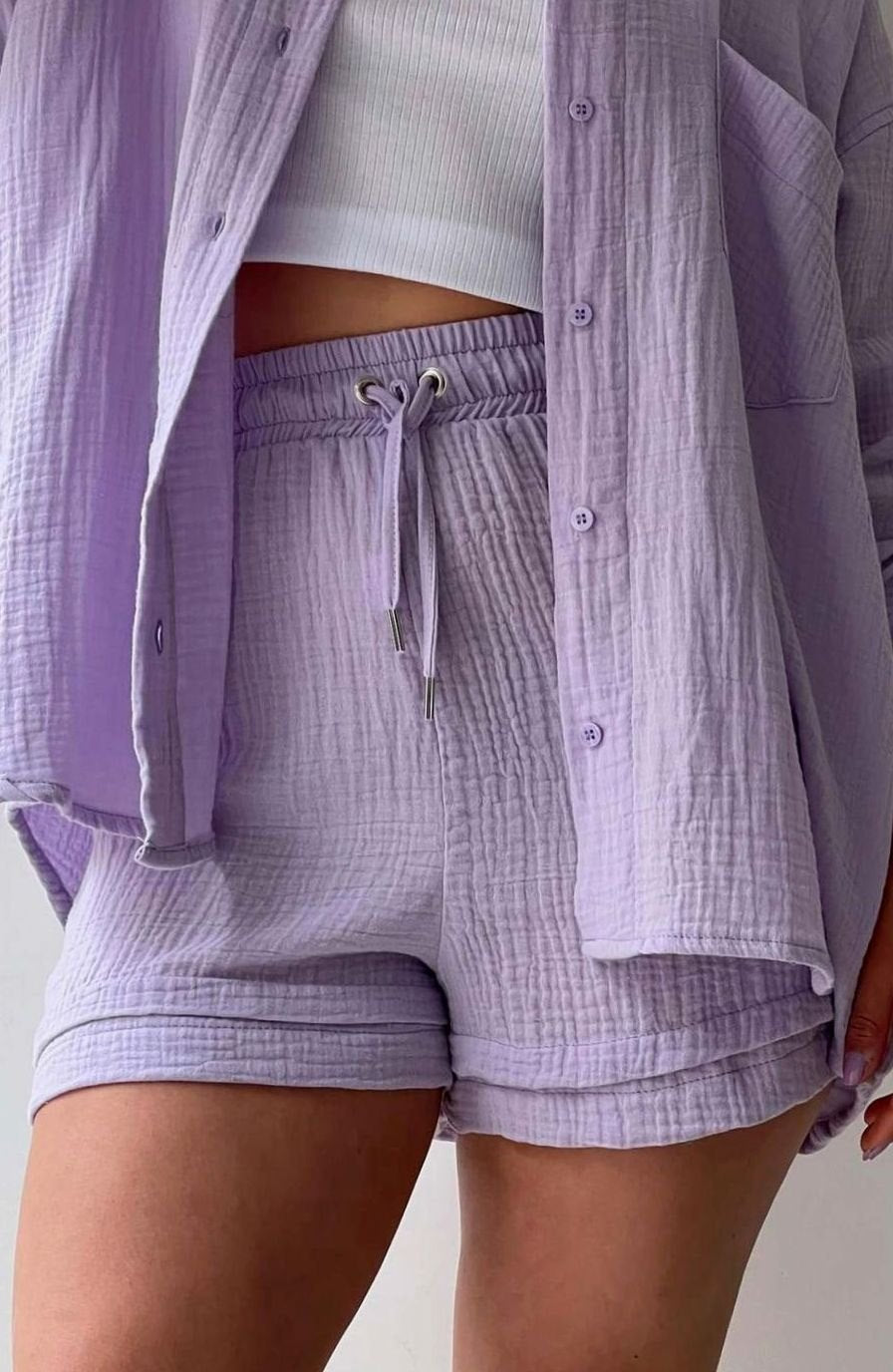 Detalle de la tela con textura crinkle del conjunto SOLENTA