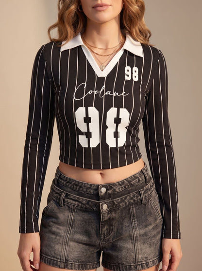 Top crop en rosa con cuello tipo polo