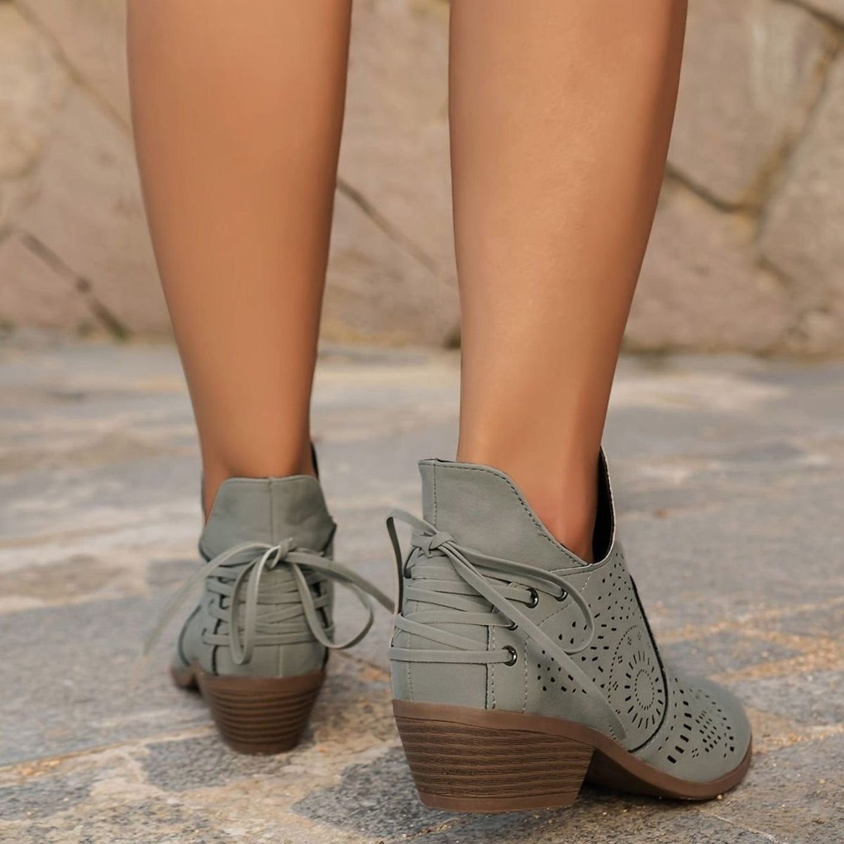 Botines TALYX con cordones en la parte posterior del tobillo