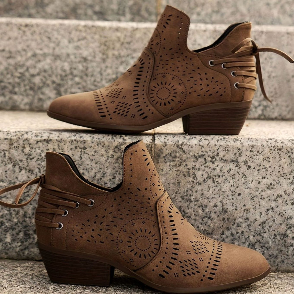Botines TALYX combinados con vaqueros para un look casual